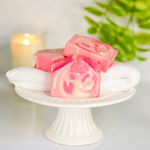3 BARS OF PINK AND WHITE SWIRLS HANDMADE ARTISAN SOAP: LOTS OF LOVE - Picture 2 of 4